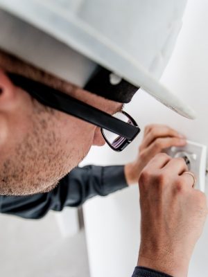 electrician-1080554_1280